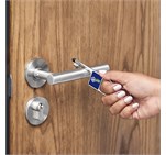 Trayce Bottle Opener Keyholder KH-7870-APPLICATION-02